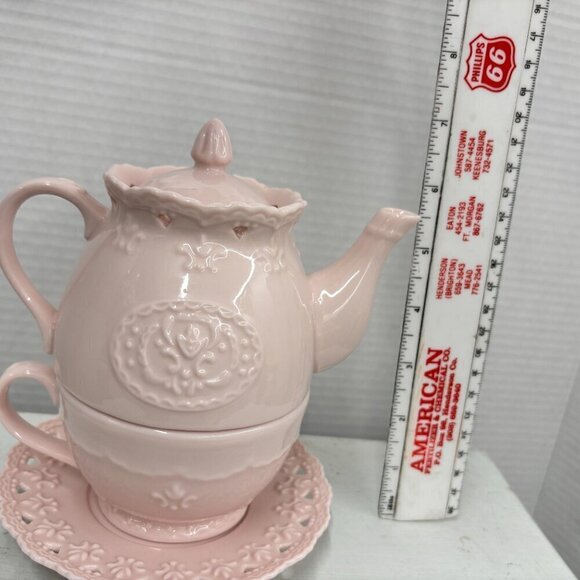 Pastel Lace Skye McGhie  tea-for-one stackable one-cup teapot with cup & saucer - Picture 9 of 10
